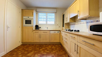 Appartement - 80 m² - 2 pièces