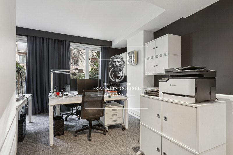 Bureau - 74 m² - 3 pièces