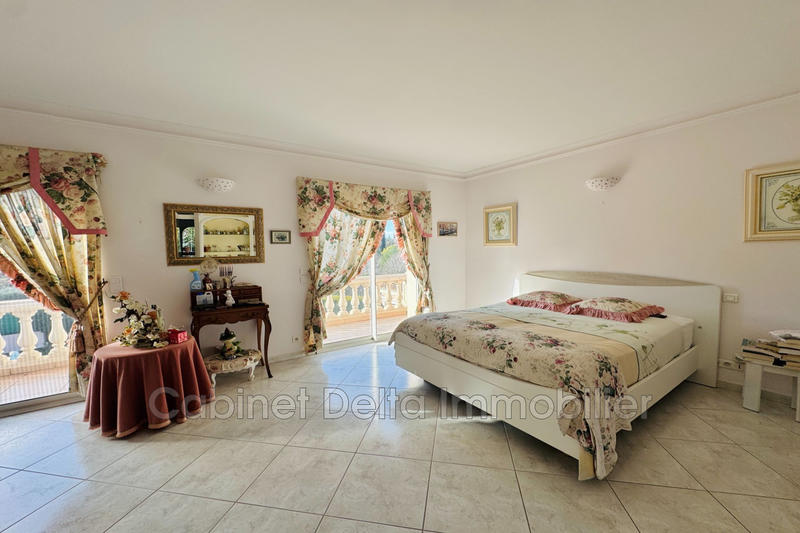 Maison - 250 m² - 3 pièces