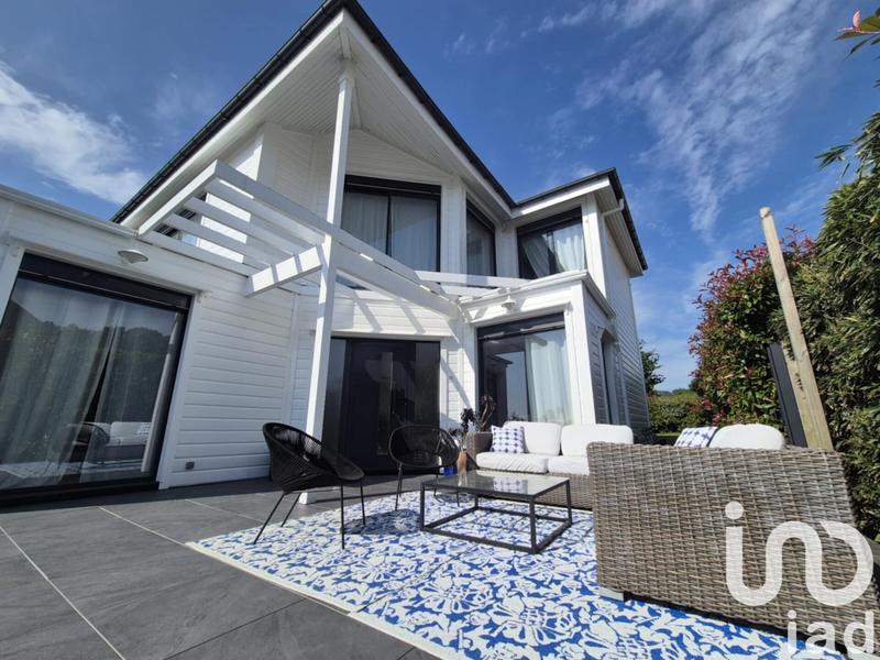 Maison - 230 m² - 6 pièces