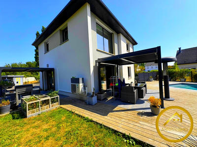 Maison - 112 m² - 7 pièces