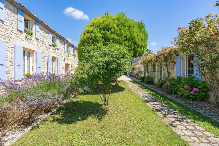 Bastide - 220 m² - 6 pièces