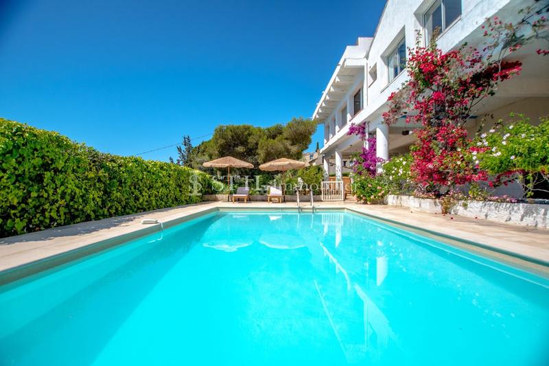 Villa - 515 m² - 10 pièces