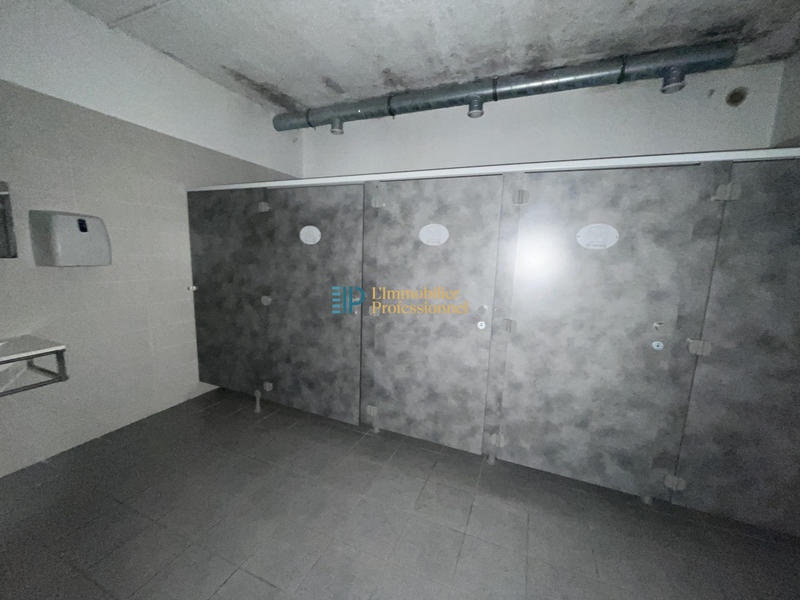 Local commercial - 1 120 m²