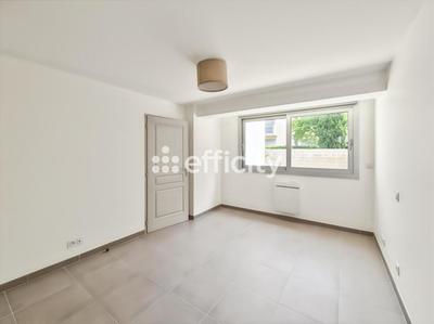 Appartement - 79 m² - 4 pièces