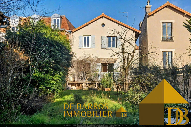 Maison traditionnelle - 90 m² - 6 pièces