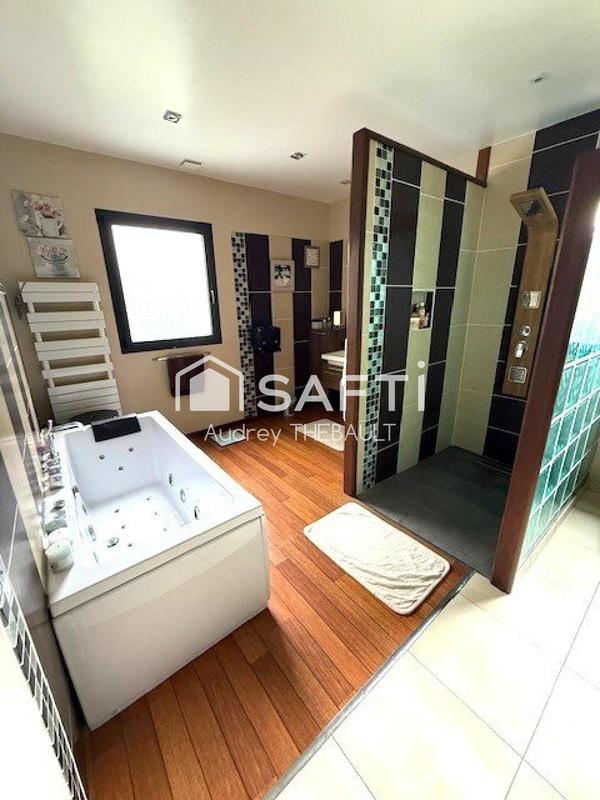 Maison - 365 m² - 10 pièces