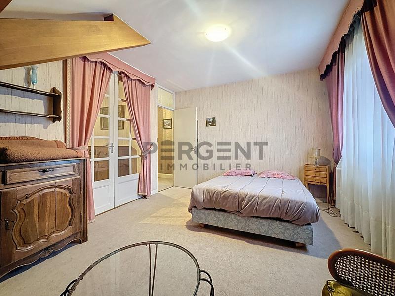 Maison - 253 m² - 10 pièces