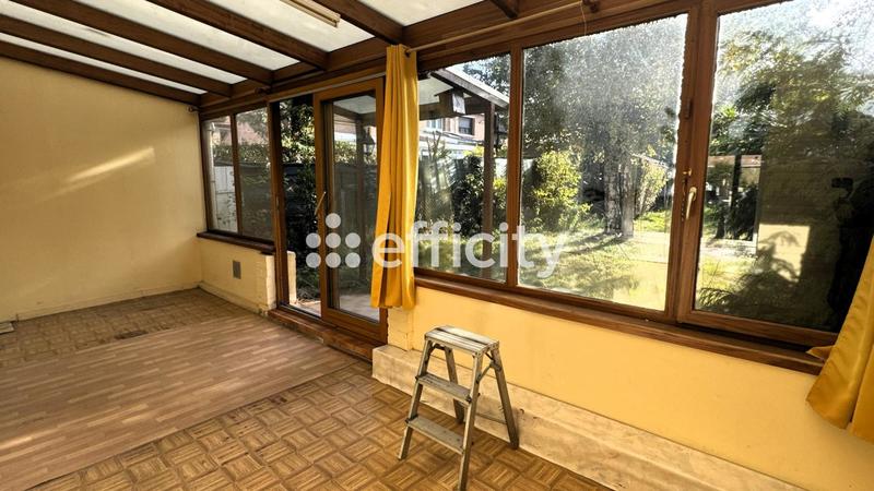 Maison - 99 m² - 5 pièces