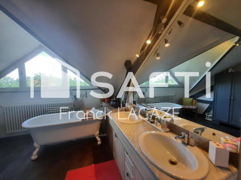 Maison - 300 m² - 11 pièces