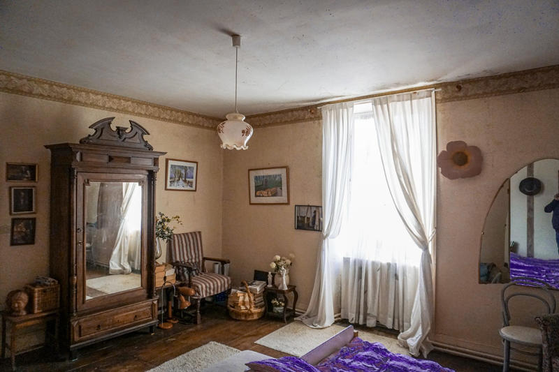 Maison - 330 m² - 9 pièces