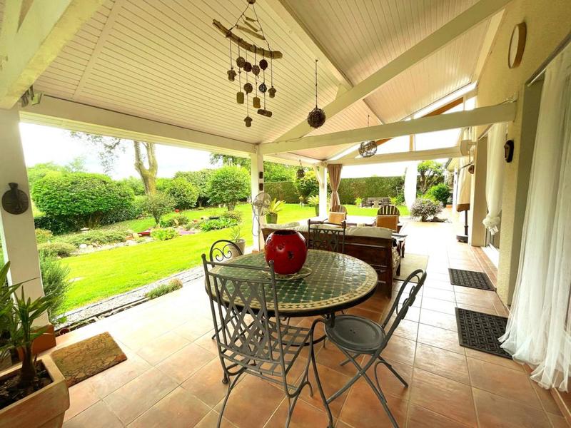 Maison - 225 m² - 6 pièces