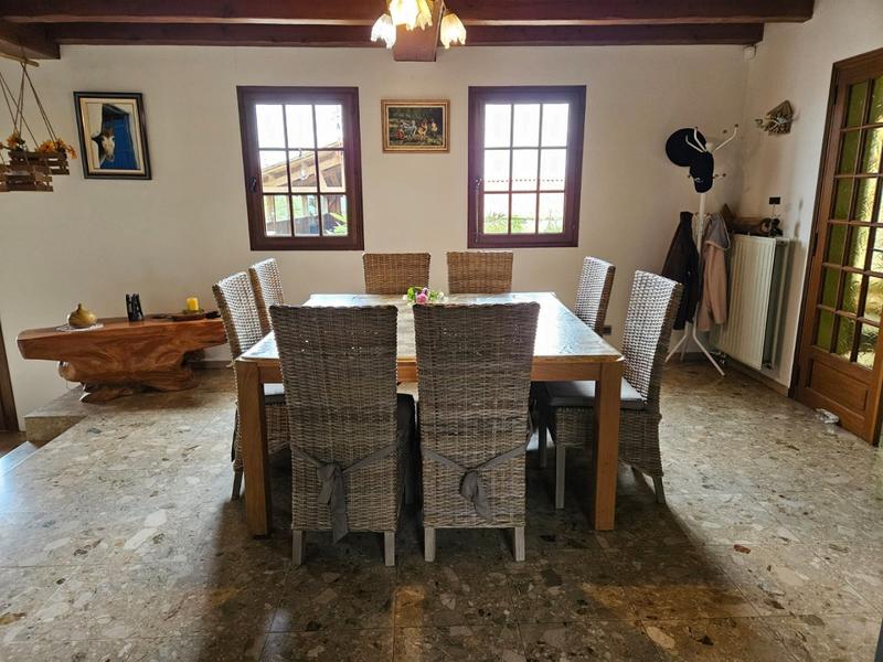 Maison - 250 m² - 10 pièces