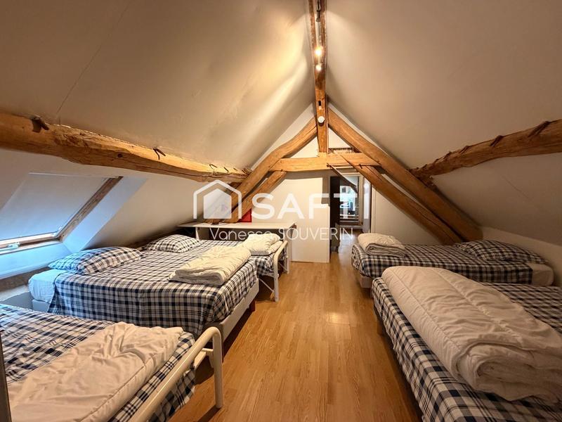 Maison - 220 m² - 7 pièces