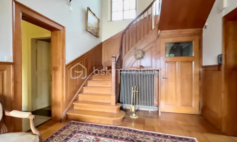 Demeure - 320 m² - 12 pièces