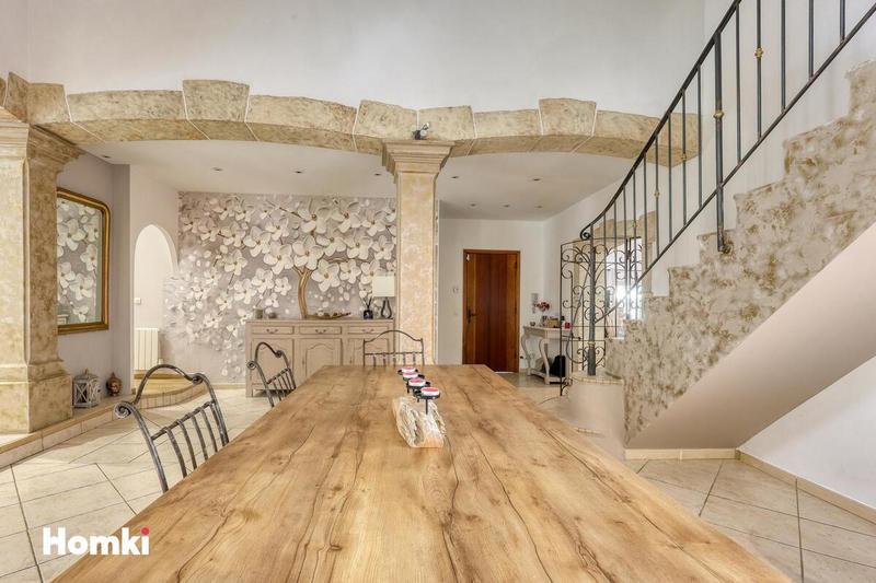 Villa - 209 m² - 6 pièces
