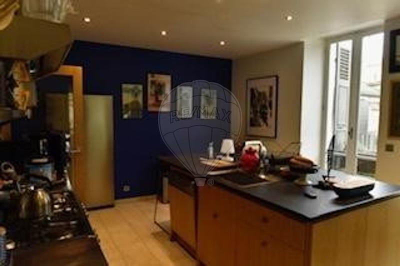 Demeure - 241 m² - 7 pièces