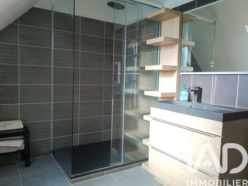 Maison - 94 m² - 6 pièces