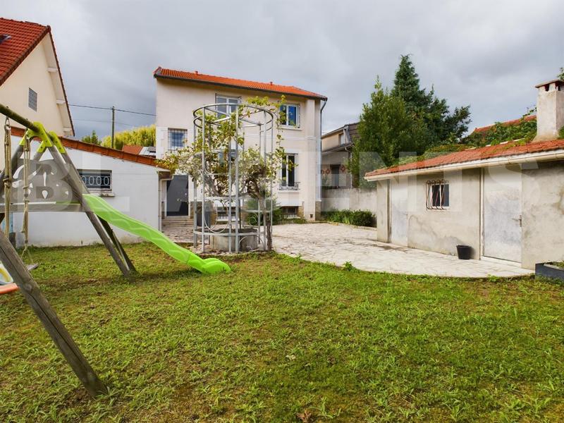 Maison - 111 m² - 5 pièces