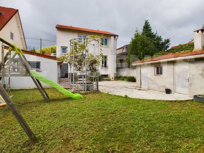 Maison - 111 m² - 5 pièces