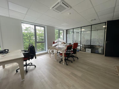 Bureau - 284 m²