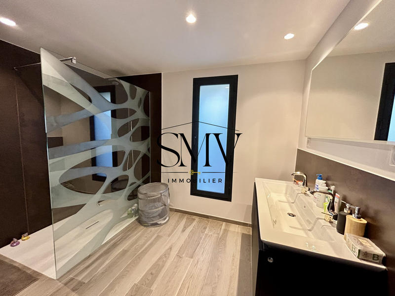 Villa - 207 m² - 5 pièces