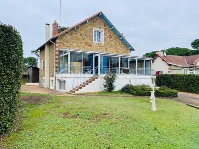 Maison - 184 m² - 6 pièces