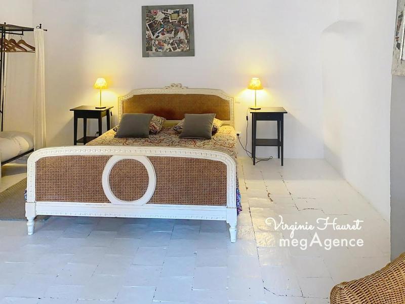 Maison - 270 m² - 10 pièces