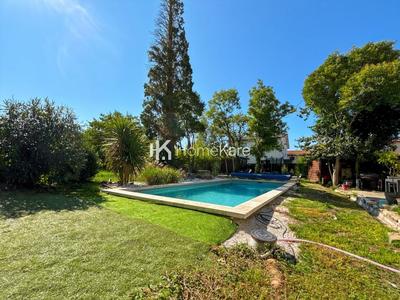 Maison - 360 m² - 7 pièces