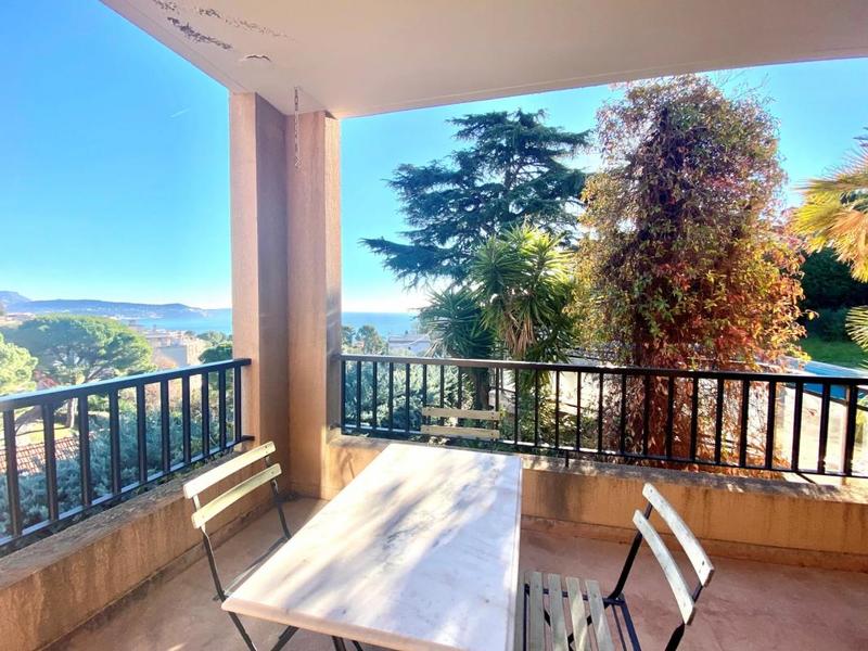 Villa - 300 m² - 6 pièces