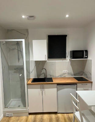 Studio - 11 m² - 1 pièce