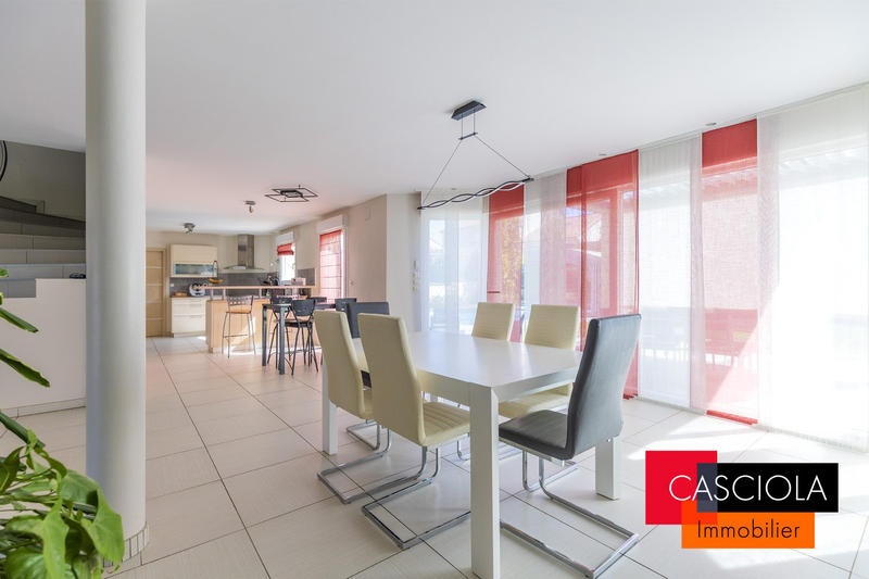 Maison - 191 m² - 6 pièces