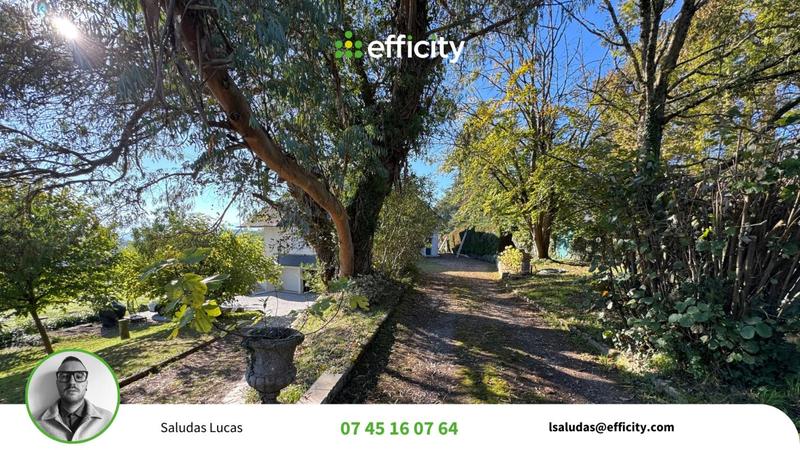 Maison - 490 m² - 6 pièces