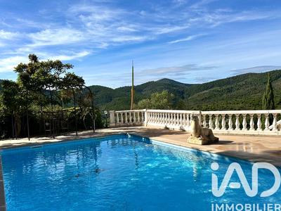 Maison - 159 m² - 6 pièces