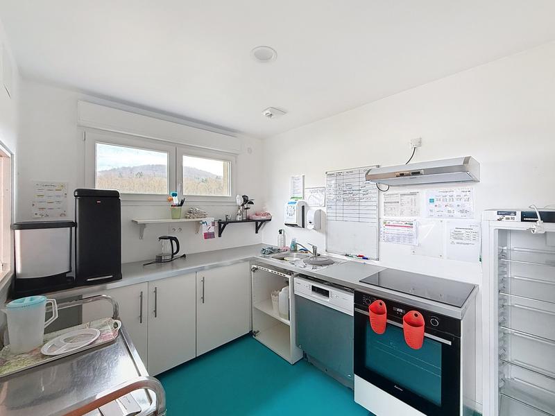 Local d'activités - 210 m² - 6 pièces