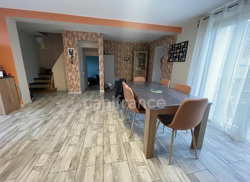 Maison - 105 m² - 5 pièces
