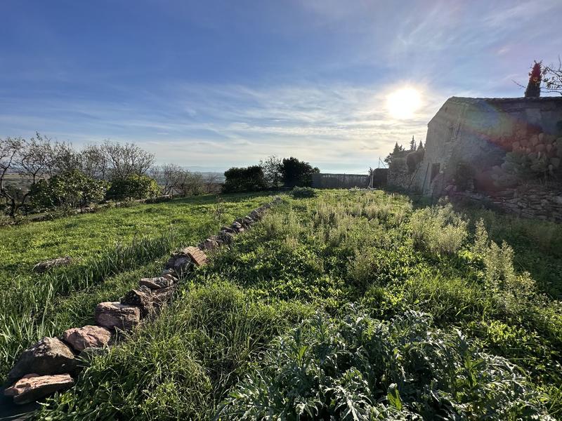 Terrain constructible - 739 m²