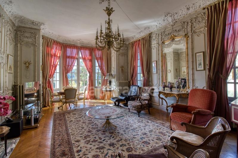 Château - 660 m² - 12 pièces