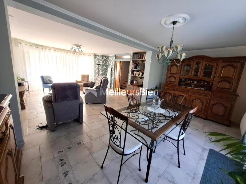 Maison traditionnelle - 186 m² - 8 pièces