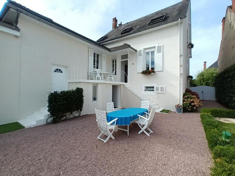 Maison - 311 m² - 8 pièces