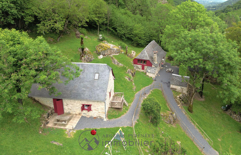 Maison - 223 m² - 8 pièces