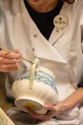 Atelier peinture sur faïence émaillée