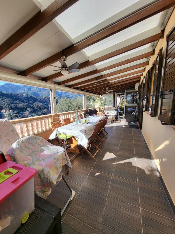 Villa - 247 m² - 5 pièces