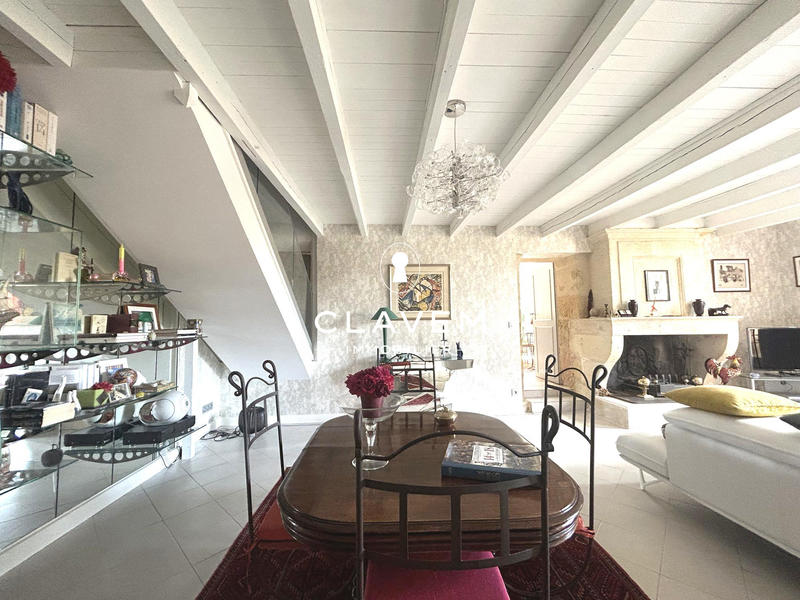 Maison - 208 m² - 7 pièces