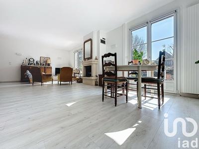 Maison - 200 m² - 7 pièces