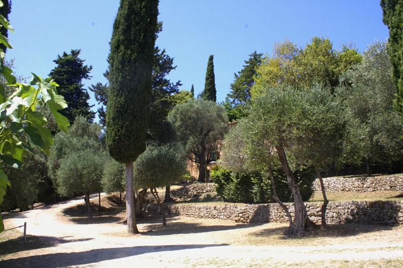 Maison - 300 m² - 12 pièces