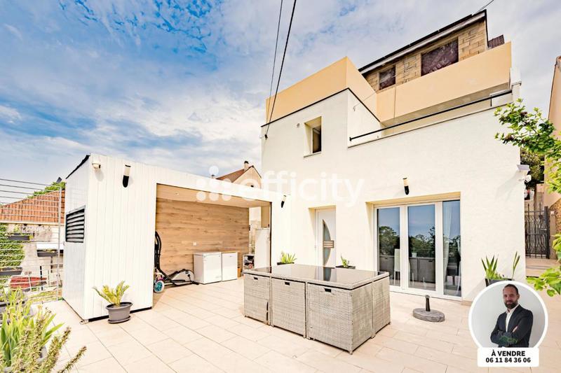 Maison - 270 m² - 8 pièces