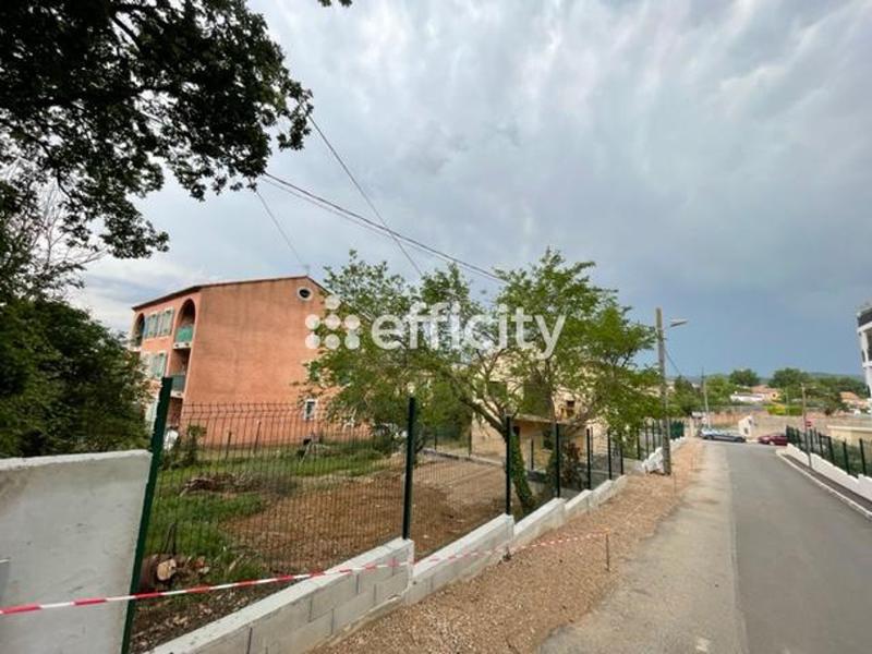 Terrain constructible - 305 m²