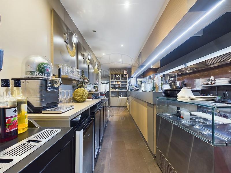 Hôtellerie / Restauration - 76 m² - 5 pièces