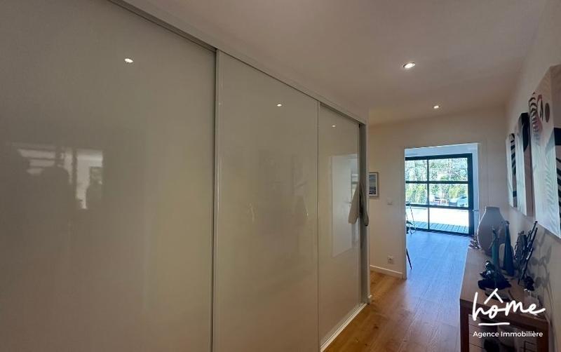 Maison contemporaine - 300 m² - 10 pièces